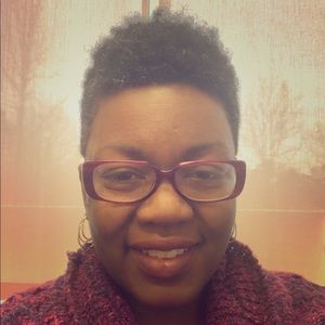 Meet your Posher, Alexia